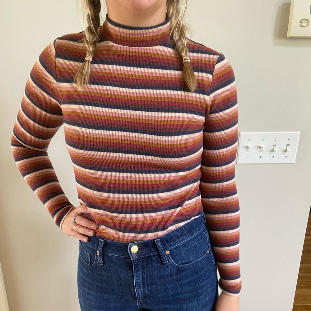 American Eagle Turtle Neck